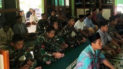 Anggota Satgas TMMD Reguler Kodim 0731/Kulon Progo Jumat Bersama Warga Sidorejo