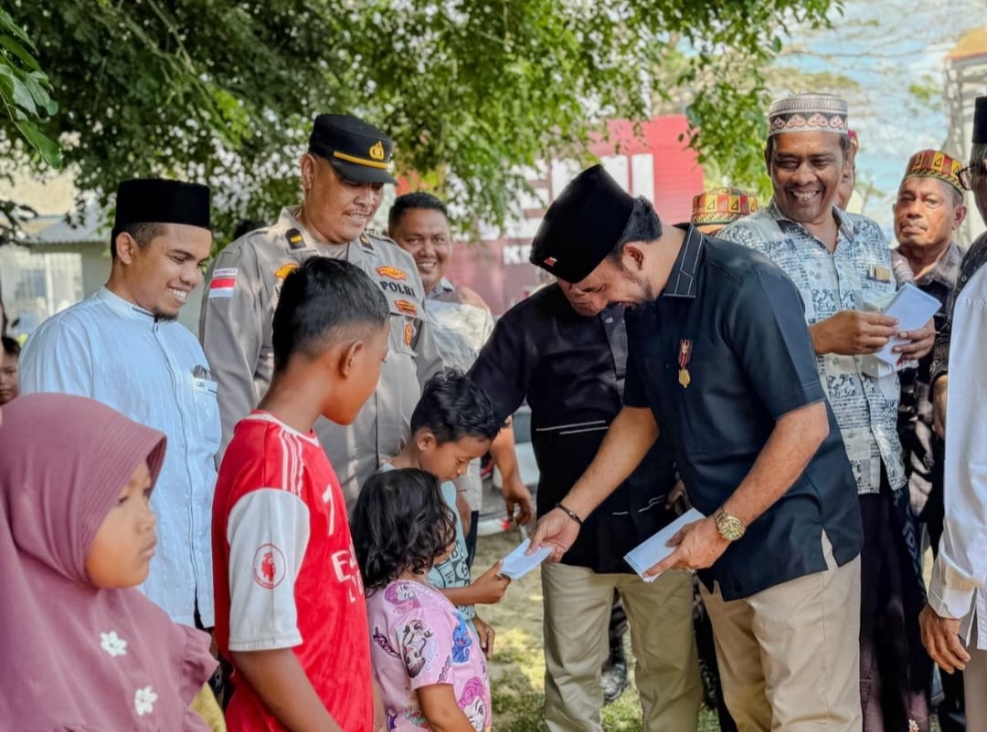 Bupati Al-Farlaky Bersama Warga Lhok Kuala Idi: Rayakan Khanduri Laot Sambil Tebar Kasih ke Yatim | Newstv Indonesia