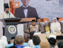 Bupati Al- Farlaky Lepas Jamaah Haji Kloter 7 di Embarkasi Haji Banda Aceh