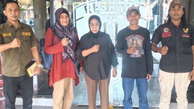 KETUA DPC LAKI KABUPATEN JENEPONTO DAMPINGI KELUARGA AHLI WARIS H. FAHRUDDIN DAENG ROMO PENUHI PANGGILAN PENYIDIK POLDA SULSEL | Newstv Indonesia
