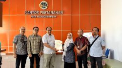Kepala Kantor Pertanahan Padangsidimpuan Serahkan Sertipikat Aset PLN, Wujud Nyata Pengamanan Aset Negara | Newstv Indonesia