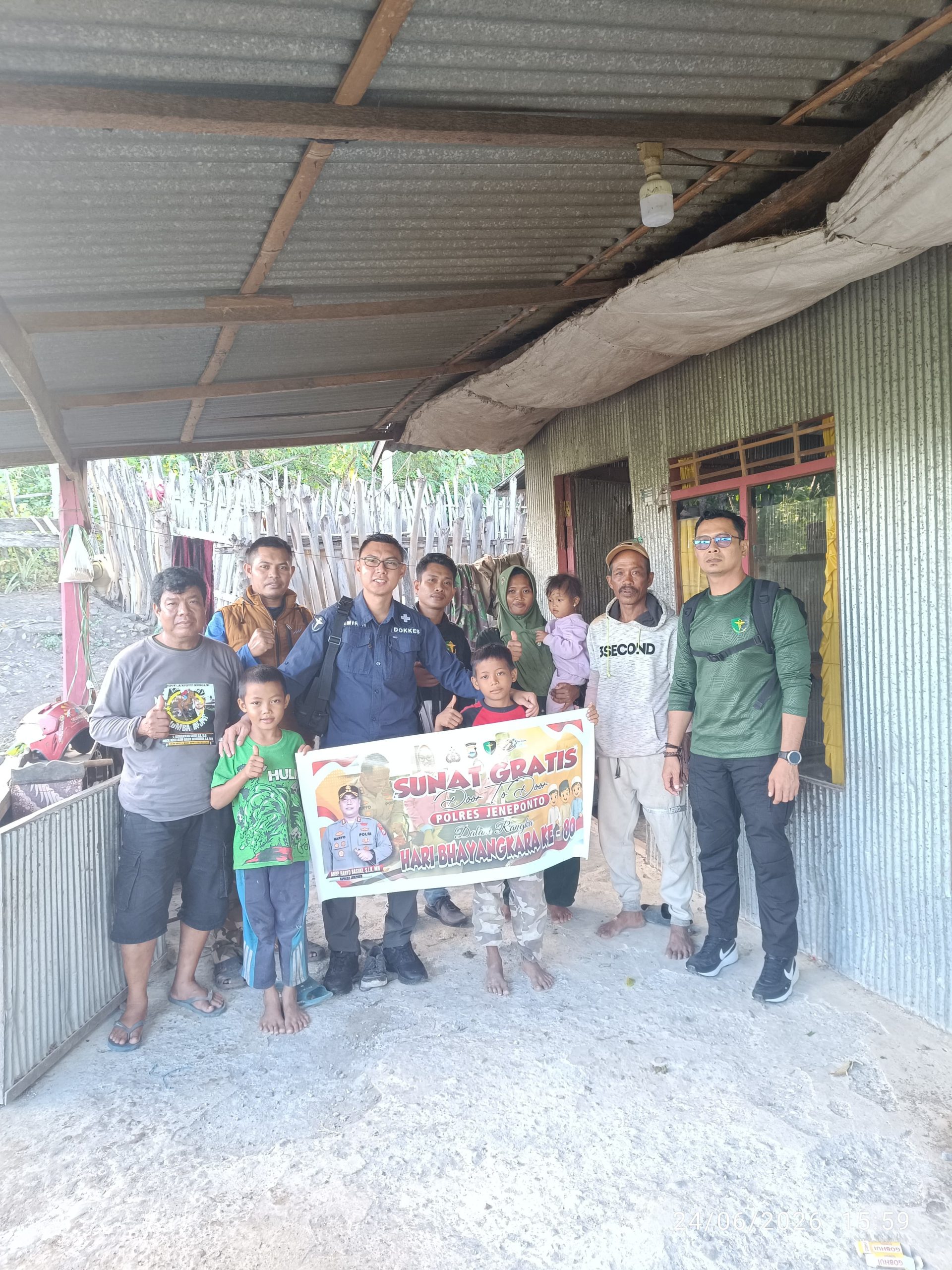 Peduli Sesama di HUT ke-80 Bhayangkara, Dokkes Polres Jeneponto Gelar “Sunat Premium Gratis Door to Door” untuk Anak Prasejahtera | Newstv Indonesia
