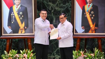 DKI Jakarta HUT ke-499, Wamen Ossy Serahkan 499 Sertipikat ke Gubernur Pramono Anung | Newstv Indonesia