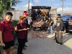 Sinergi untuk Padangsidimpuan MANTAP, Twenty Eight 28 Gelar Bakti Sosial di Jalan Silandit