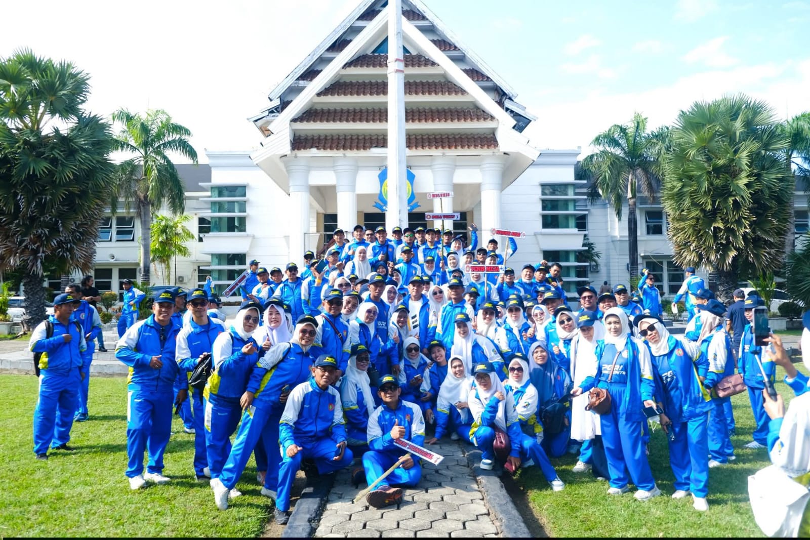 Bupati Jeneponto Lepas Kontingen Porsenijar PGRI 2026, Targetkan Prestasi dan Junjung Sportivitas | Newstv Indonesia