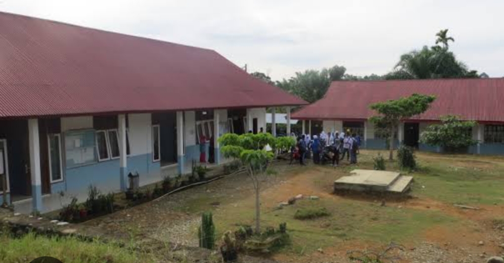 SMK N 1 Batahan Kabupaten Mandailing Natal Kutip Uang Siswa Sebesar 300 Ribu Rupiah Alasan No Rekening PIP Siswa Bermasalah | Newstv Indonesia