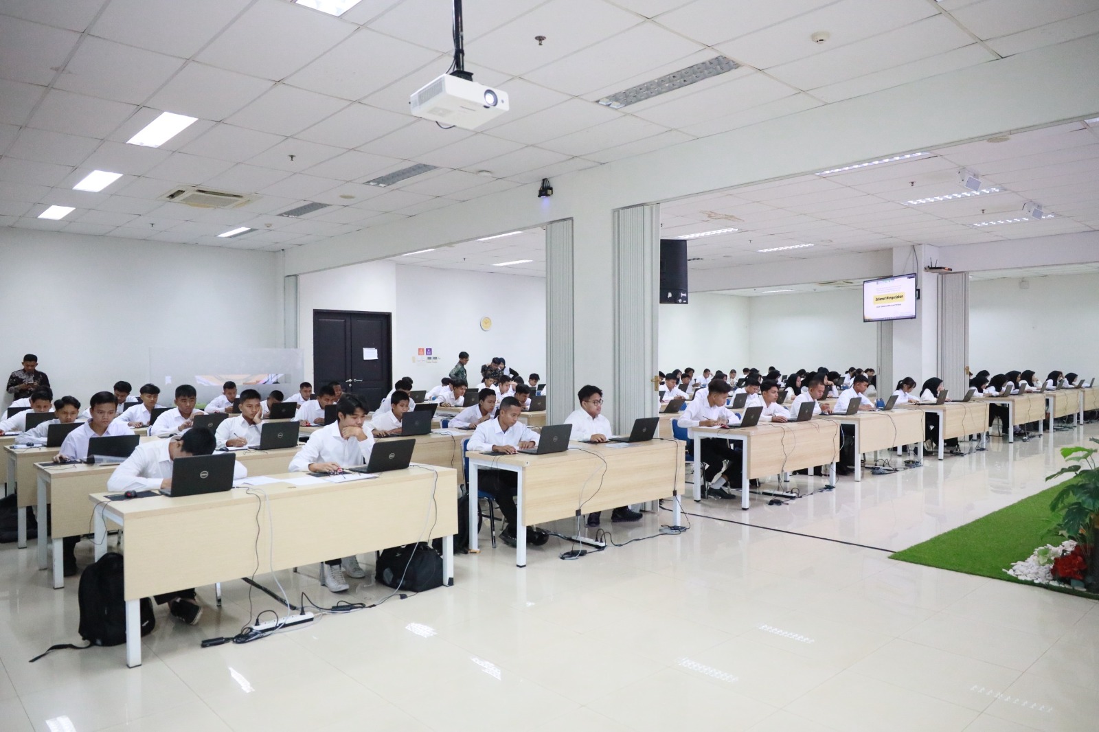 Semangat Mengabdi Warnai Suasana Seleksi Penerimaan Taruna Baru Politeknik Agraria STPN | Newstv Indonesia
