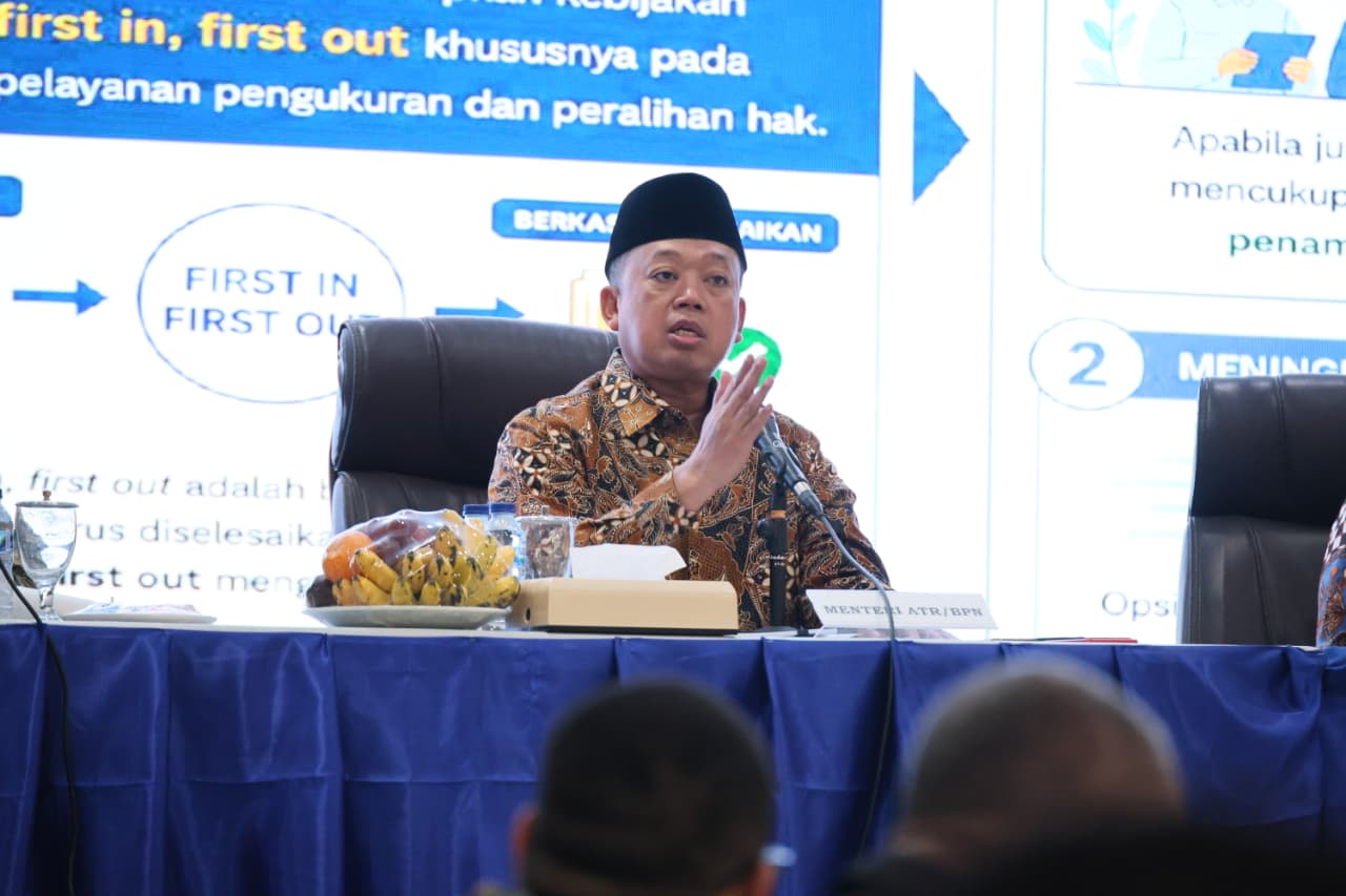 Kumpulkan Jajaran di Jatim, Menteri Nusron: Masuki Periode Transformasi Organisasi dan Layanan, Tempatkan Rakyat sebagai Raja yang Harus Dilayani | Newstv Indonesia