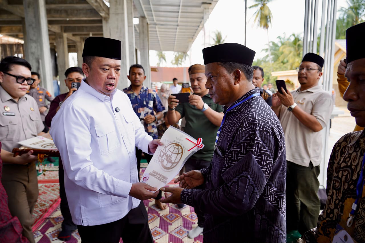 Menteri Nusron Serahkan Sertipikat Wakaf dan Bantuan dari MUI untuk Masjid Salman Alfarisi Aceh Tamiang | Newstv Indonesia