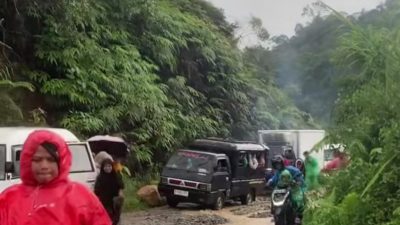 Wakil Ketua DPD IJEN Madina: Gubernur Sumut Jalan Lintas Panyabungan Lingga Bayu Butuh Perbaikan | Newstv Indonesia