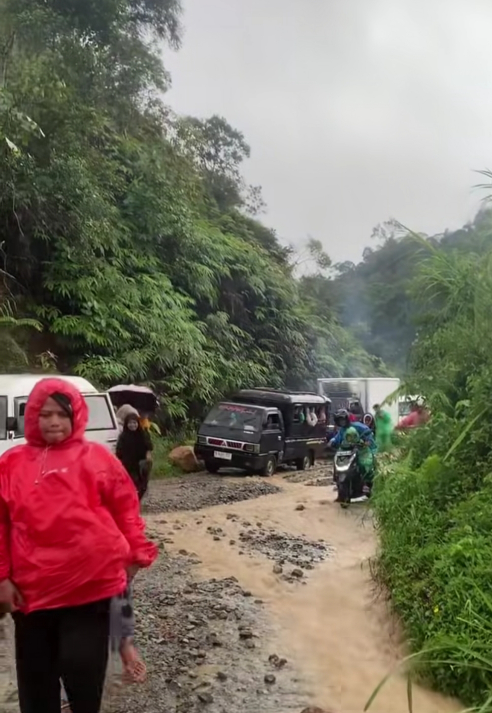 Wakil Ketua DPD IJEN Madina: Gubernur Sumut Jalan Lintas Panyabungan Lingga Bayu Butuh Perbaikan | Newstv Indonesia