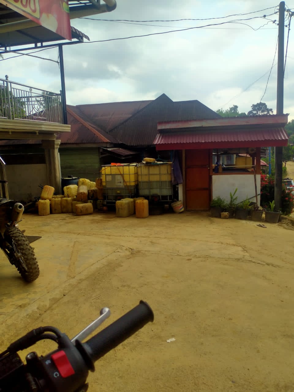 Tangkap SR Diduga telah Melakukan Penimbunan sekaligus Distributor BBM Ilegal di Kecamatan Lingga Bayu | Newstv Indonesia