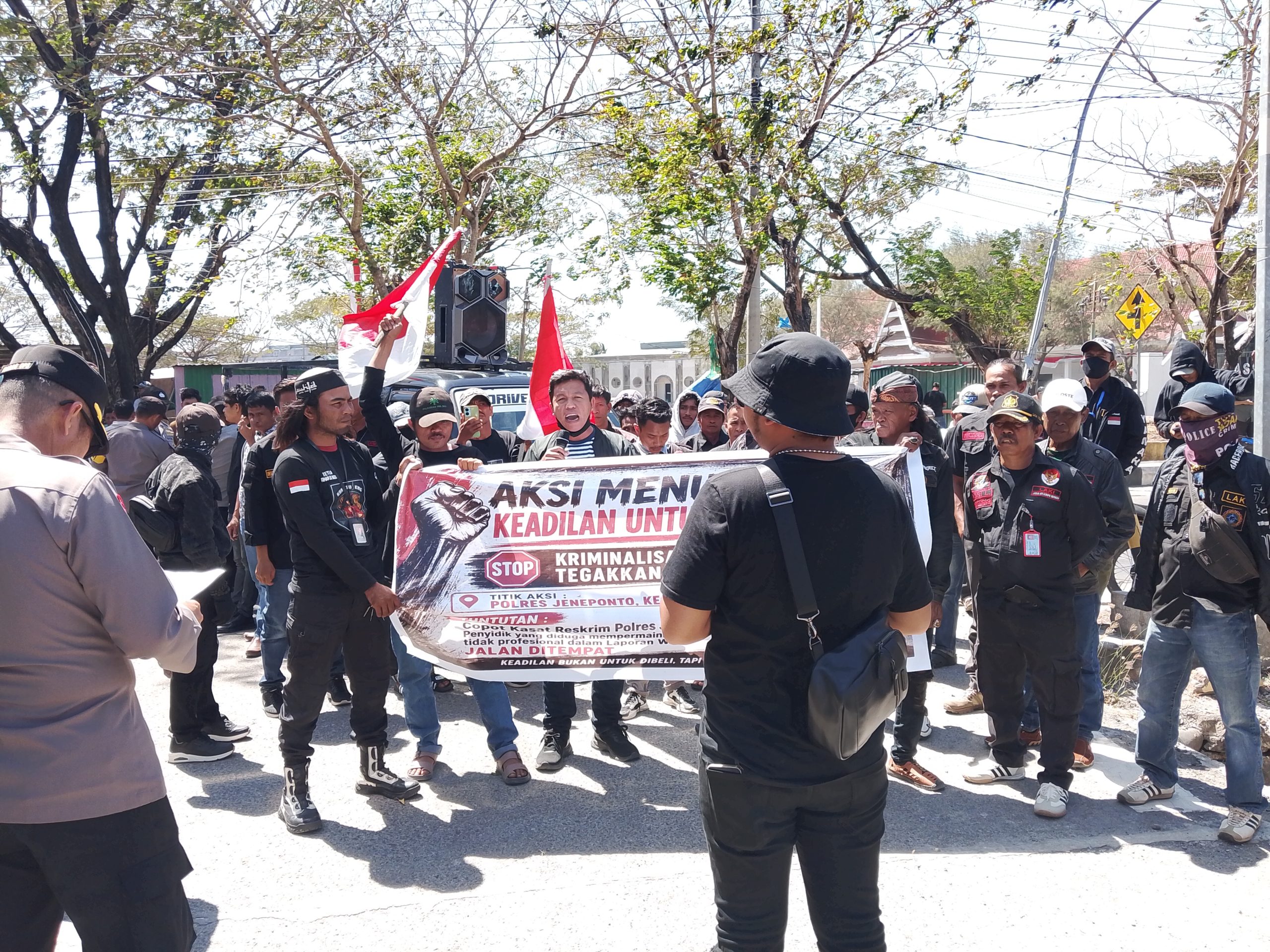 Aksi DPC LAKI di Mapolres Jeneponto Memanas, Kasat Reskrim dan Katim Resmob Disorot | Newstv Indonesia
