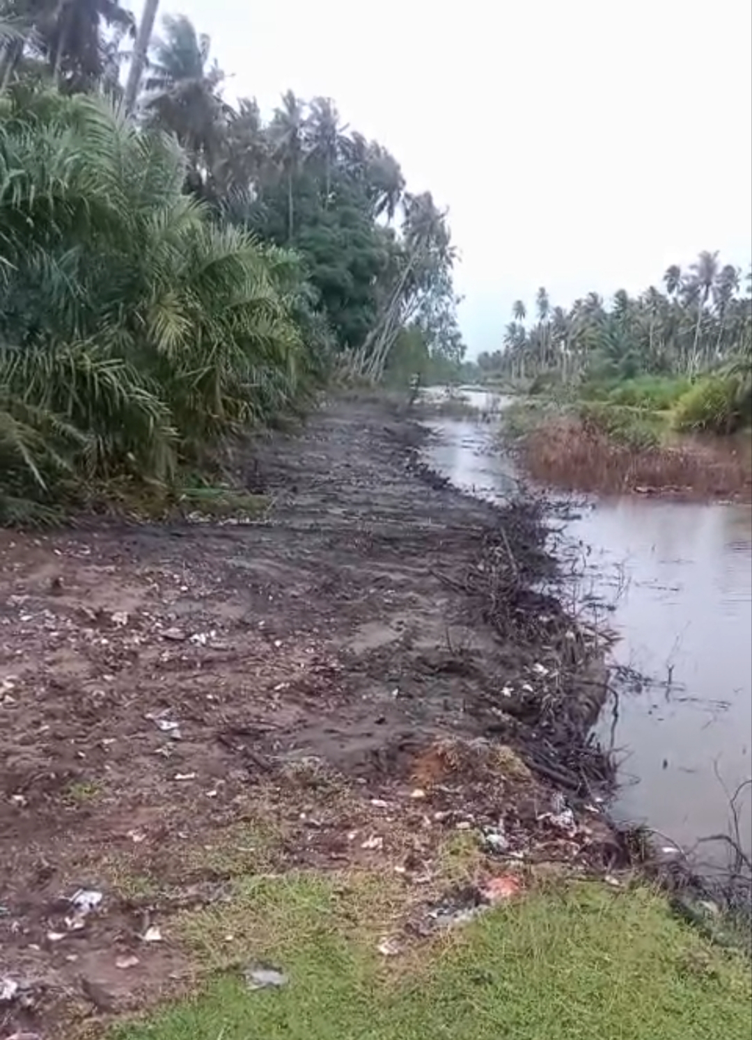 Proyek Jalan Rp 223 Juta Dana Desa Kubangan Tompek Diduga Bermasalah,Warga Desak Inspektorat Mandina Turun Kelapangan | Newstv Indonesia