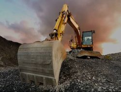Gawat Tambang Emas Ilegal Pakai Alat Berat Excavator MRS Toke Tambang APH Diminta Segera Bertindak