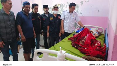 Ketua DPC LAKI Jeneponto Sisihkan Waktu Jenguk Anak Anggota LAKI yang Dirawat di RSUD Lanto Daeng Pasewang | Newstv Indonesia
