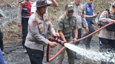 Kapolres Musi Rawas Turun Langsung Padamkan Karhutla di Kawasan Agropolitan | Newstv Indonesia
