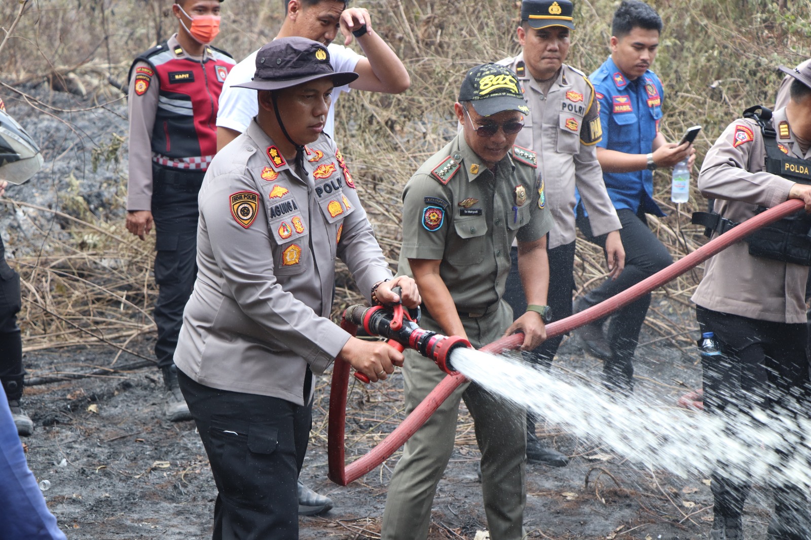 Kapolres Musi Rawas Turun Langsung Padamkan Karhutla di Kawasan Agropolitan | Newstv Indonesia