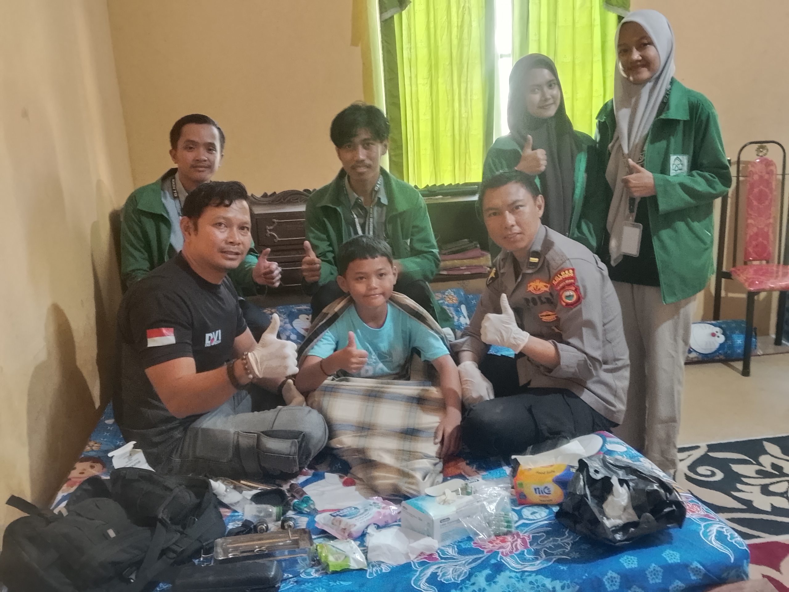 *Peduli Kesehatan Anak, Mahasiswa KKN UIN Alauddin Gelar Sunatan Gratis di Dusun Bulloe* _Gandeng Bidokkes Polres Jeneponto, Kegiatan Layani Maksimal 10 Anak_ | Newstv Indonesia