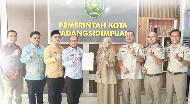 Aset Pemko Makin Terlindungi! Kantah Padangsidimpuan Serahkan 37 Sertipikat Tanah | Newstv Indonesia