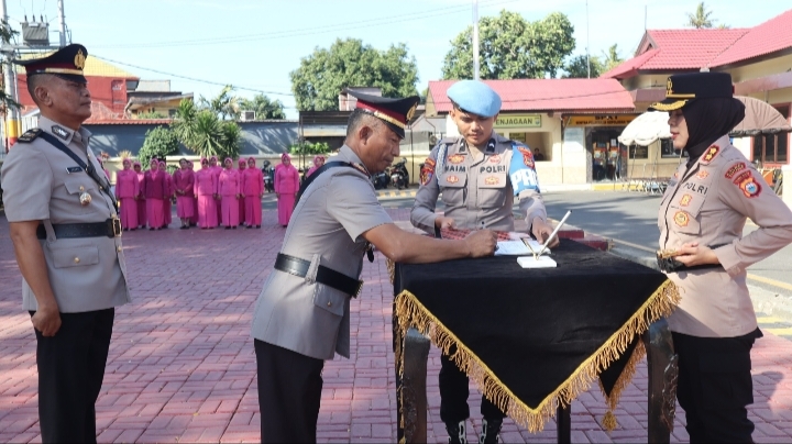 Kapolres Bantaeng Pimpin Sertijab Kapolsek Bissappu dan Kasat Samapta | Newstv Indonesia