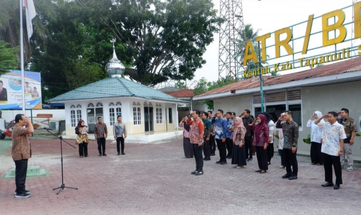 Disiplin Tanpa Kompromi! Kantah Tapanuli Selatan Perkuat Integritas dan Kinerja Lewat Apel Pagi | Newstv Indonesia