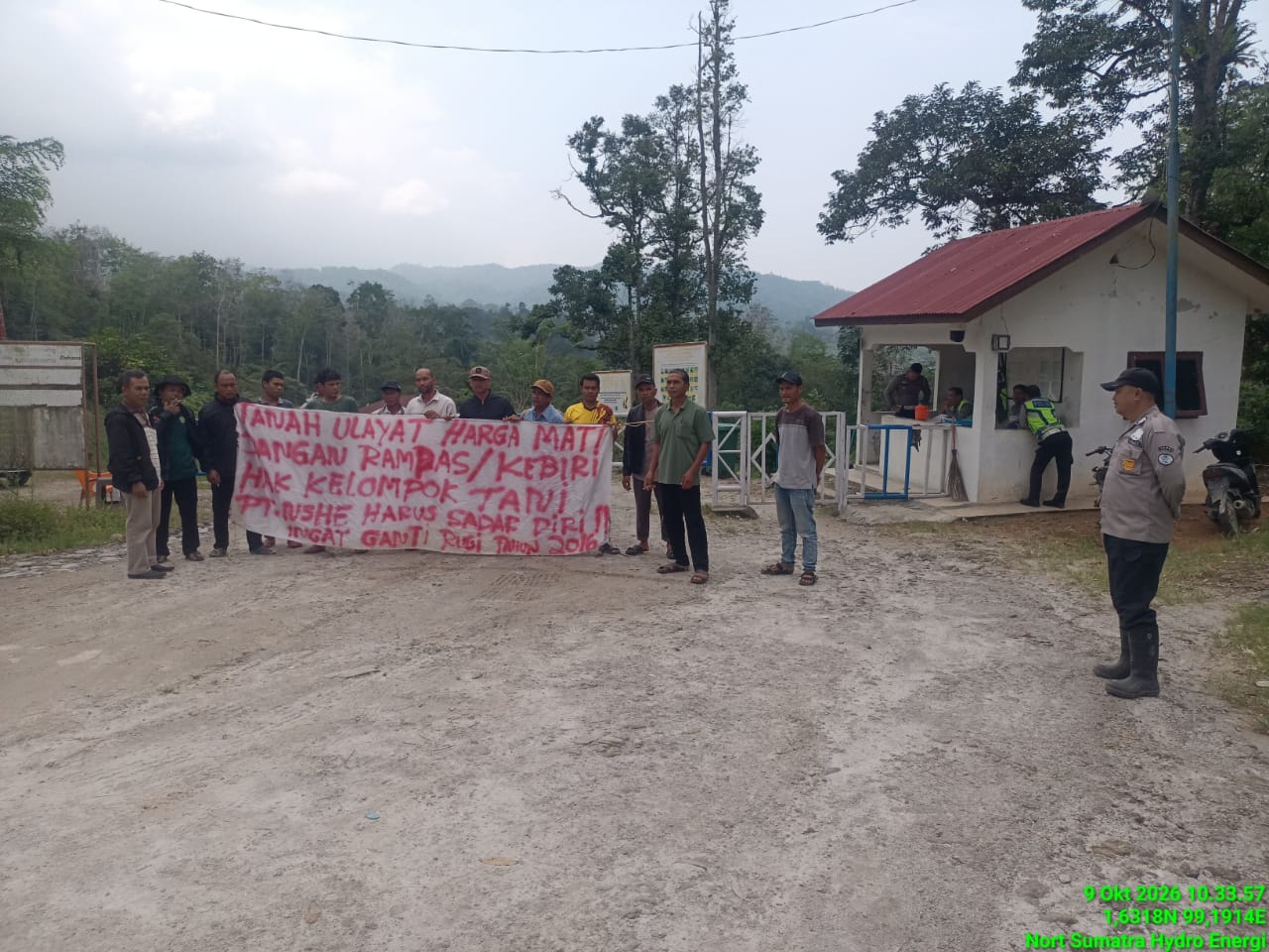 Wamen ESDM Yuliot Tanjung dan beberapa pejabat tinggi Tapsel didemo massa di Gerbang PLTA Simarboru Luat Lombang Sipirok | Newstv Indonesia